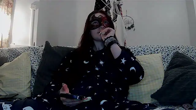 LexiSnowUK online show from January 13, 9:46 am