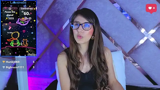  jade white  online show from March 3, 3:08 pm