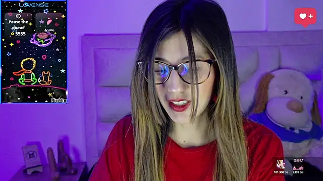  jade white  online show from April 9, 12:22 pm