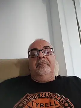 Snapshot of Satiro_Sevilla chatting on April 18, 7:07 pm Satiro Sevilla online show from April 18, 7:07 pm
