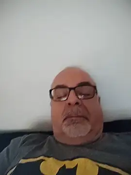Snapshot of Satiro_Sevilla chatting on May 5, 10:46 pm Satiro Sevilla online show from May 5, 10:46 pm