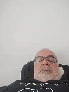 Snapshot of Satiro_Sevilla chatting on April 30, 2:24 pm Satiro Sevilla online show from April 30, 2:24 pm