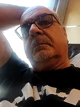 Snapshot of Satiro_Sevilla chatting on September 25, 7:47 am Satiro Sevilla online show from September 25, 7:47 am