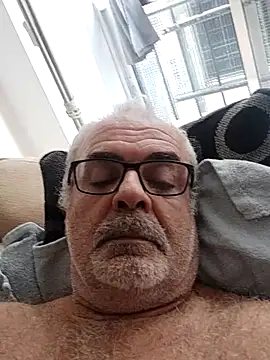 Snapshot of Satiro_Sevilla chatting on September 8, 6:18 pm Satiro Sevilla online show from September 8, 6:18 pm
