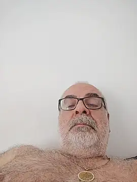 Snapshot of Satiro_Sevilla chatting on May 28, 3:07 pm Satiro Sevilla online show from May 28, 3:07 pm