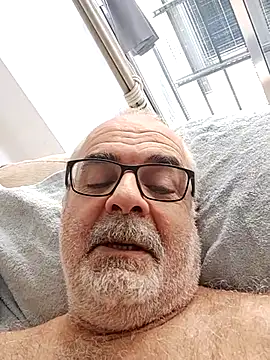 Snapshot of Satiro_Sevilla chatting on September 24, 3:18 pm Satiro Sevilla online show from September 24, 3:18 pm