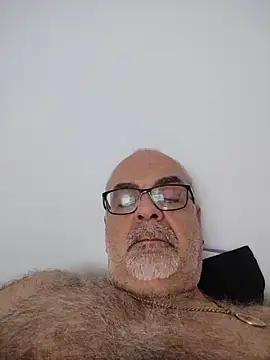 Snapshot of Satiro_Sevilla chatting on May 9, 10:35 pm Satiro Sevilla online show from May 9, 10:35 pm