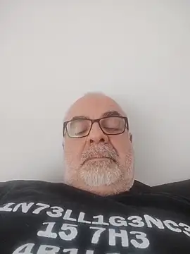 Snapshot of Satiro_Sevilla chatting on May 13, 2:46 pm Satiro Sevilla online show from May 13, 2:46 pm