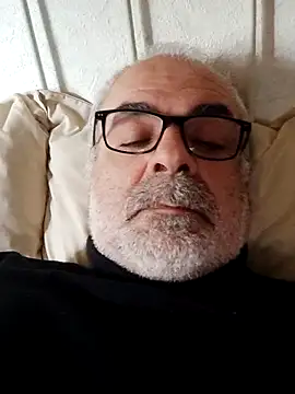 Snapshot of Satiro_Sevilla chatting on March 18, 3:01 pm Satiro Sevilla online show from March 18, 3:01 pm