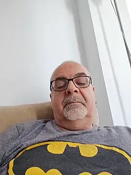 Snapshot of Satiro_Sevilla chatting on May 6, 10:52 am Satiro Sevilla online show from May 6, 10:52 am