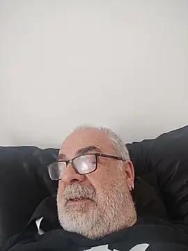 Snapshot of Satiro_Sevilla chatting on May 30, 11:16 am Satiro Sevilla online show from May 30, 11:16 am