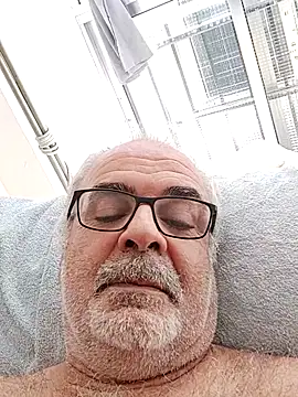 Snapshot of Satiro_Sevilla chatting on September 9, 1:31 pm Satiro Sevilla online show from September 9, 1:31 pm