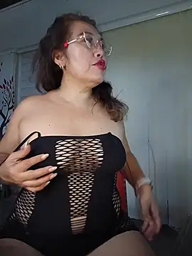 anniecoopeer online show from February 6, 11:50 am