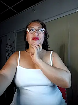 anniecoopeer online show from April 9, 10:21 am