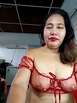 Snapshot of anniecoopeer chatting on March 11, 12:28 pm anniecoopeer online show from March 11, 12:28 pm