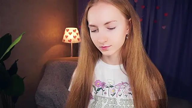 Snapshot of EsmaCarll chatting on March 1, 8:21 pm EsmaCarll online show from March 1, 8:21 pm