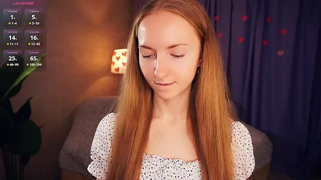 Snapshot of EsmaCarll chatting on March 2, 8:57 pm EsmaCarll online show from March 2, 8:57 pm