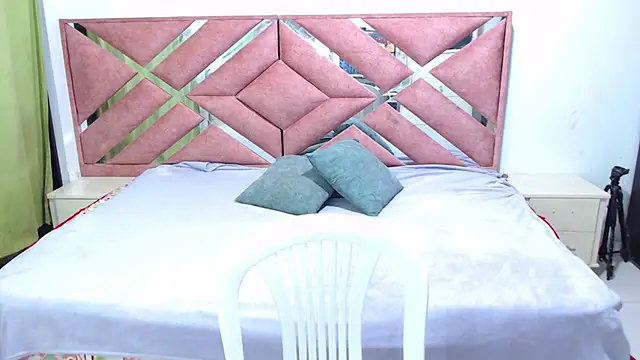Snapshot of moan_sex2 chatting on June 25, 3:26 am moan sex2 online show from June 25, 3:26 am
