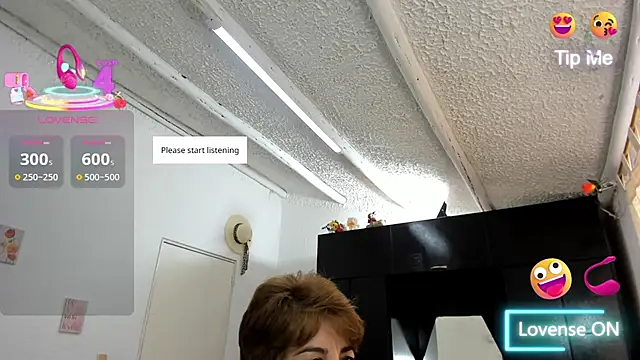 Snapshot of Angelina_Stone_65 chatting on October 8, 3:46 pm Angelina Stone 65 online show from October 8, 3:46 pm