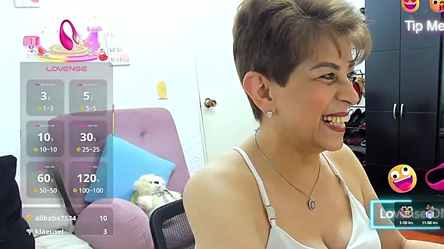 Snapshot of Angelina_Stone_65 chatting on September 20, 11:32 pm Angelina Stone 65 online show from September 20, 11:32 pm