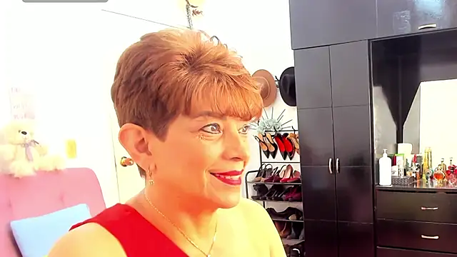 Snapshot of Angelina_Stone_65 chatting on September 22, 1:17 pm Angelina Stone 65 online show from September 22, 1:17 pm
