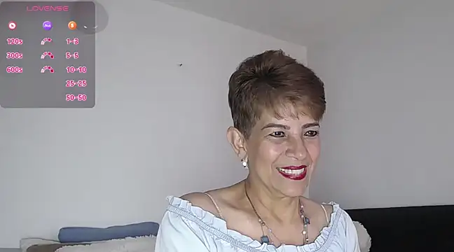 Snapshot of Angelina_Stone_65 chatting on February 22, 3:47 pm Angelina Stone 65 online show from February 22, 3:47 pm
