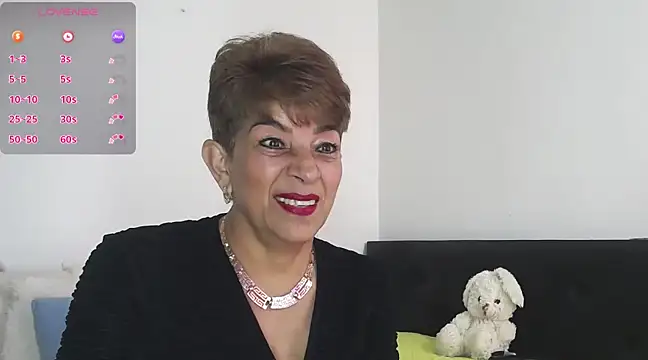 Snapshot of Angelina_Stone_65 chatting on February 26, 1:32 pm Angelina Stone 65 online show from February 26, 1:32 pm