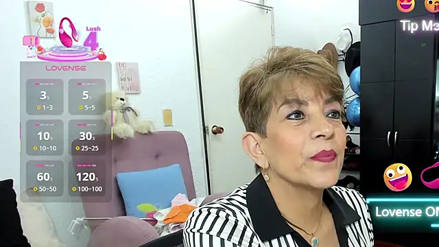 Snapshot of Angelina_Stone_65 chatting on September 30, 11:11 pm Angelina Stone 65 online show from September 30, 11:11 pm