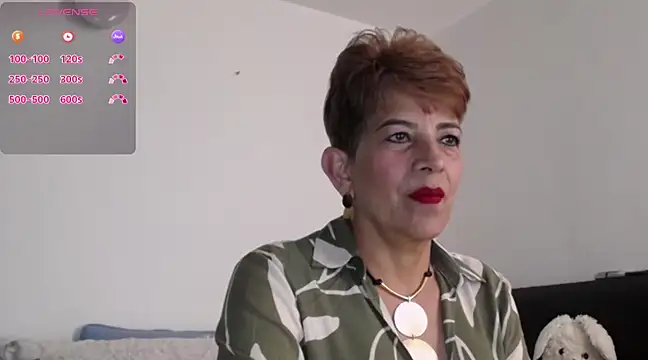 Snapshot of Angelina_Stone_65 chatting on February 21, 9:32 pm Angelina Stone 65 online show from February 21, 9:32 pm