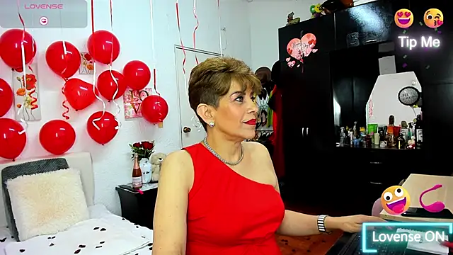 Snapshot of Angelina_Stone_65 chatting on February 14, 10:43 pm Angelina Stone 65 online show from February 14, 10:43 pm