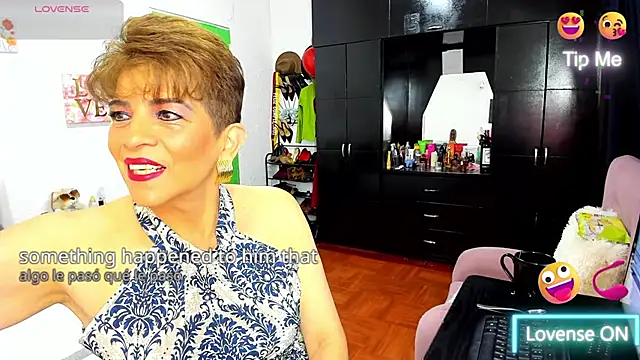 Snapshot of Angelina_Stone_65 chatting on February 23, 10:54 pm Angelina Stone 65 online show from February 23, 10:54 pm