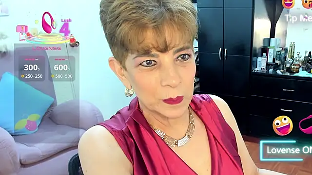 Snapshot of Angelina_Stone_65 chatting on October 4, 10:33 pm Angelina Stone 65 online show from October 4, 10:33 pm
