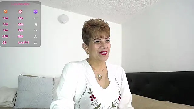 Snapshot of Angelina_Stone_65 chatting on March 1, 7:04 pm Angelina Stone 65 online show from March 1, 7:04 pm
