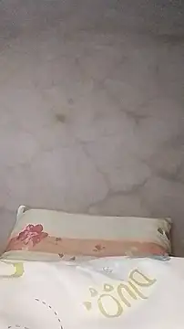 Snapshot of Zakariahorney1 chatting on December 6, 12:29 am Zakariahorney1 online show from December 6, 12:29 am