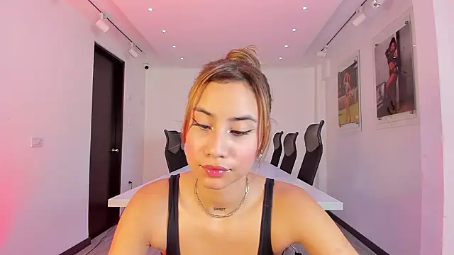 Snapshot of NairobiLee chatting on February 3, 10:20 am NairobiLee online show from February 3, 10:20 am