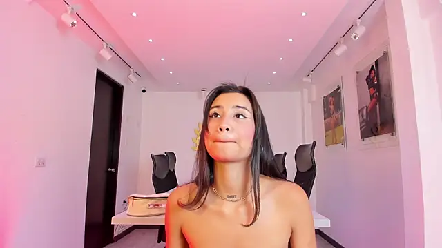 Snapshot of NairobiLee chatting on January 13, 1:59 pm NairobiLee online show from January 13, 1:59 pm