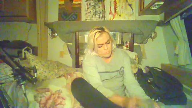 HoneyBdaQueen online show from October 21, 7:52 am