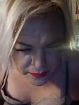 HoneyBdaQueen online show from September 21, 6:18 am