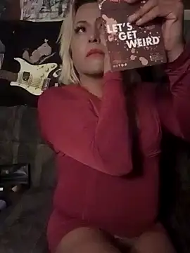 HoneyBdaQueen online show from November 27, 8:15 am