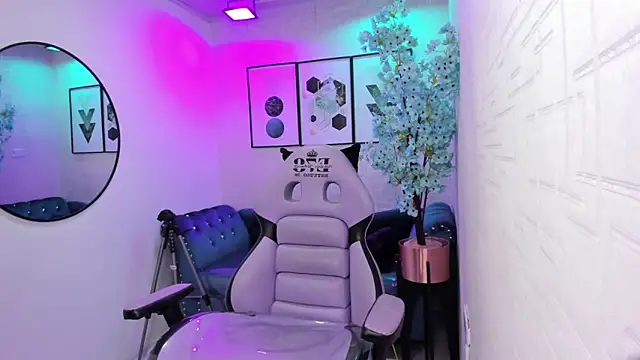 Tiara rr online show from April 19, 3:18 am