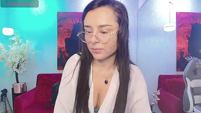 Tiara rr online show from December 18, 7:40 pm