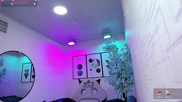 Tiara rr online show from April 18, 3:42 am