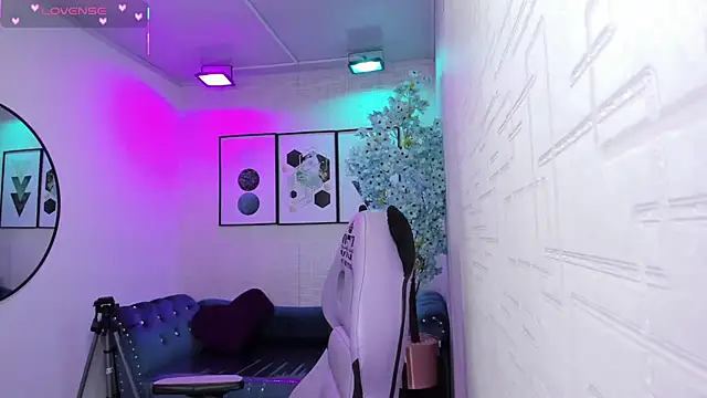 Tiara rr online show from April 15, 3:23 am