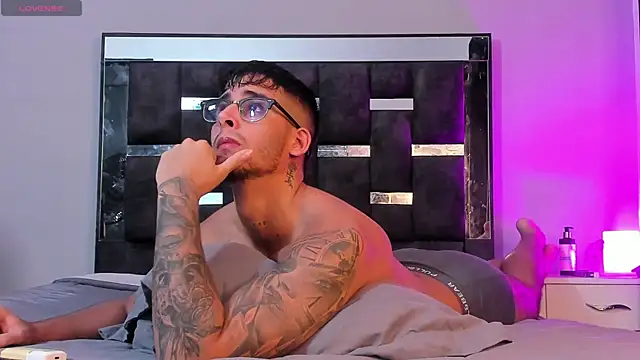 iamcamiloo  online show from March 3, 3:16 am