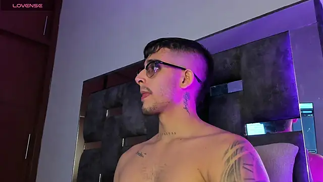 iamcamiloo  online show from March 17, 3:47 am