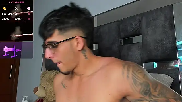 iamcamiloo  online show from September 15, 4:24 am