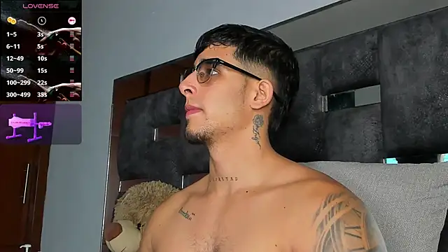 iamcamiloo  online show from October 23, 4:55 am