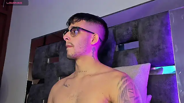 iamcamiloo  online show from March 19, 12:48 am