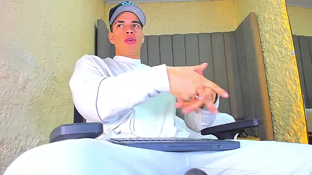 Snapshot of Benjamin_More chatting on November 16, 6:01 pm Benjamin More online show from November 16, 6:01 pm