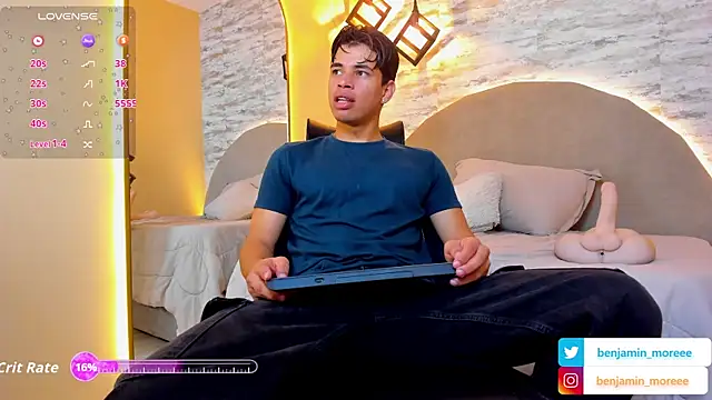 Snapshot of Benjamin_More chatting on September 27, 11:16 am Benjamin More online show from September 27, 11:16 am